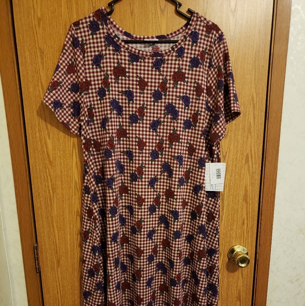 Floral, checkered print, Lularoe Carly, NWT